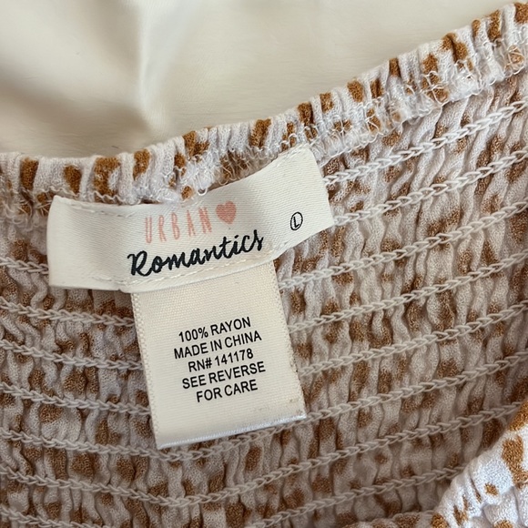 Urban romantics cheetah crop top - Picture 2 of 5